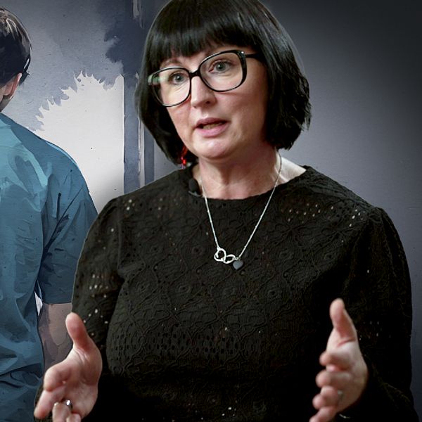 Undersköterskan Anna Brandenberg gestikulerar, en person syns i bakgrunden i vårdkläder.