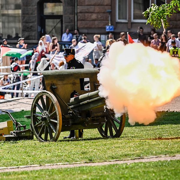 Kanon avfyras i Lundagård vid doktorscermoni