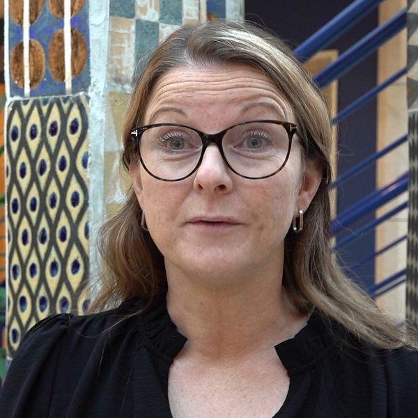 Kvinna med glasögon