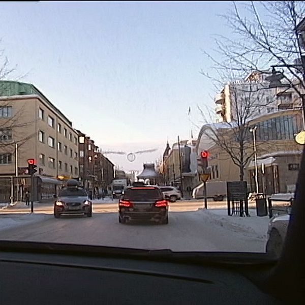 Vyn från en svarttaxibil i Luleå.