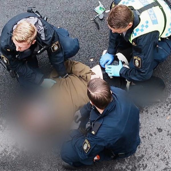 Poliser griper en misstänkt man