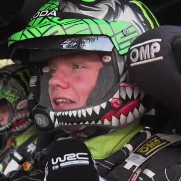 Oliver Solberg körde av vägen inför Safarirallyt