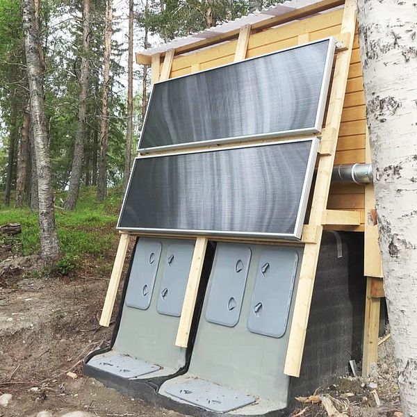 Lisa Lundstedt, samordnare för Bottenvikens skärgård, förklarar i klippet hur solcellsdasset på Stensborg i Luleå skärgård fungerar.