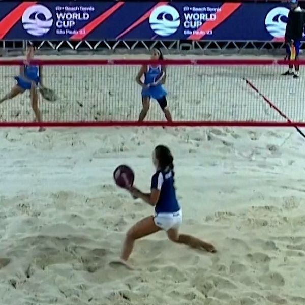 Strandtennis mellan Brasilien och Italien