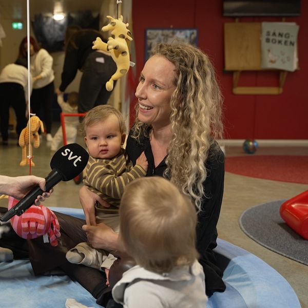 Småbarnsföräldrar med sina barn