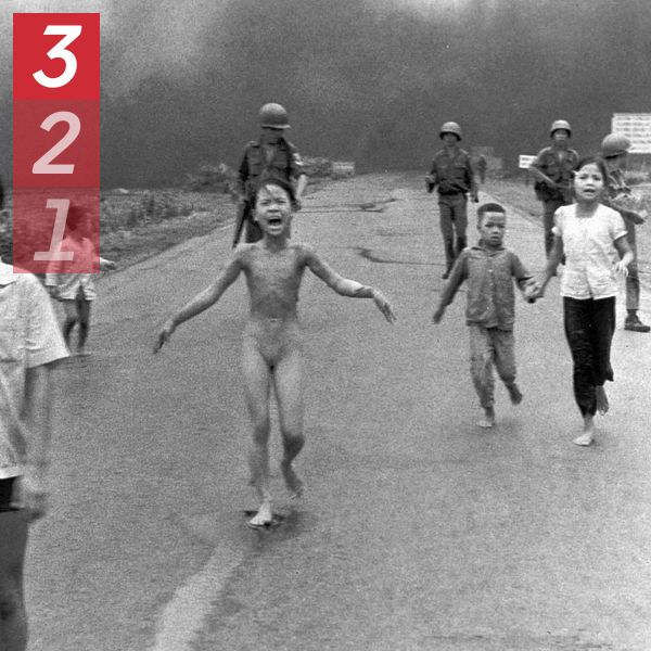 Gråtande barn som springer från en bomb under Vietnamkriget