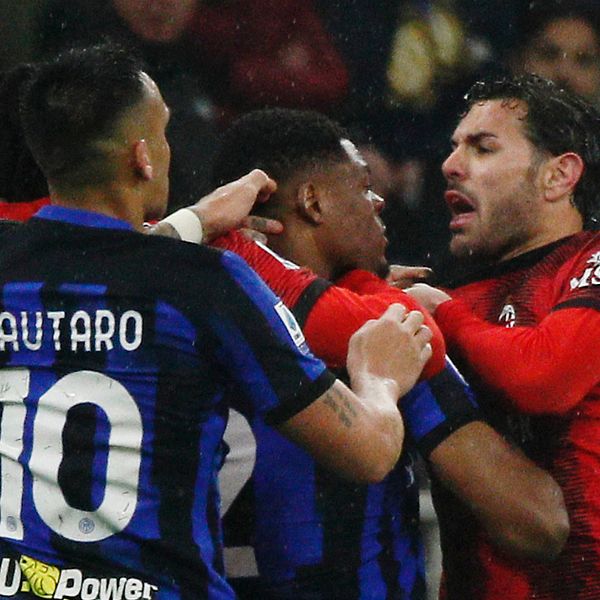 Inter vann Serie A efter seger mot Milan – tre röda kort på slutet.