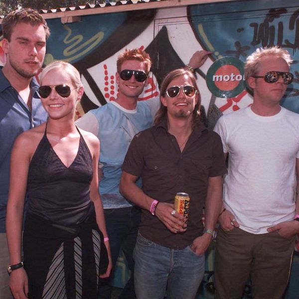 Avicii i splitbild med The cardigans