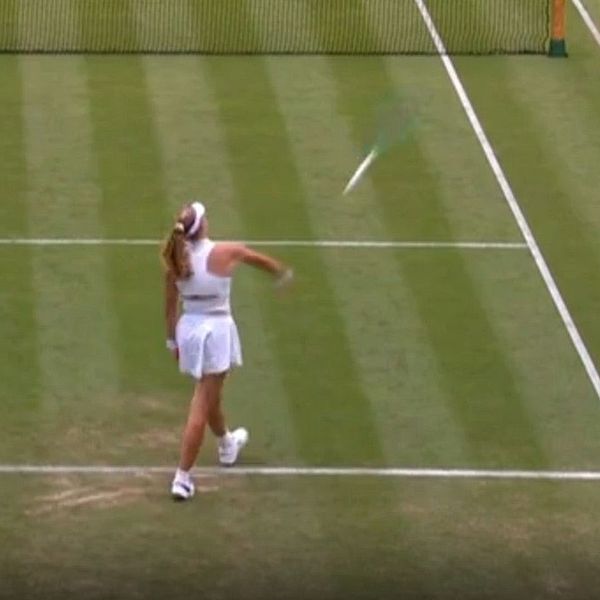 Mirra Andreeva under Wimbledonmatchen efter förlust mot Barbora Krejcikova