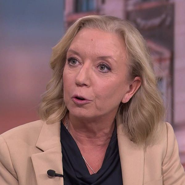 Elisabeth Marmorstein, SVT:s inrikespolitiska kommentator, i studion.