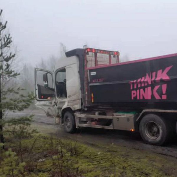 Mikael Olsson, platschef på grannföretaget vid tomten där Think Pink grävde ner sopor.