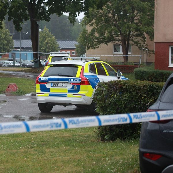 Poliser i bostadsområdet Fröslunda i Eskilstuna