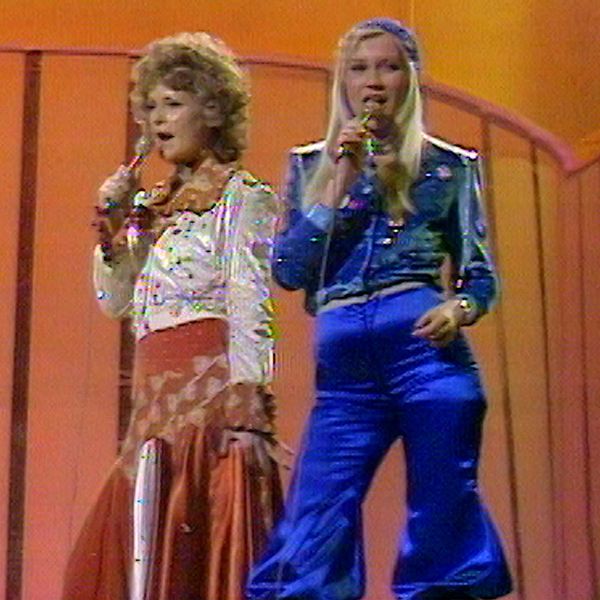 Abba framträder med låter ”Waterloo” under Eurovision song contest i Brighon 1974.
