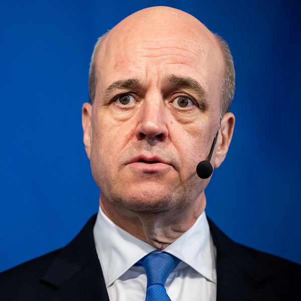 Fredrik Reinfeldt, Karl-Erik Nilsson, Uefa, Riksidrottsförbundet