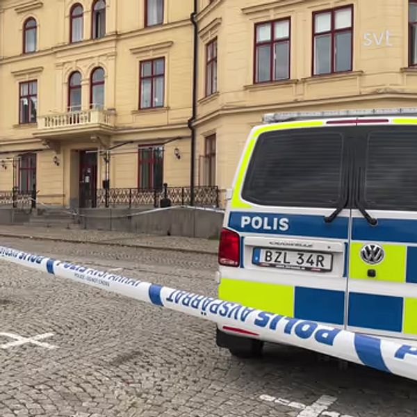 Polisbil avspärrning exteriör Skänninge stadshotell