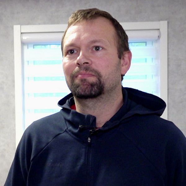 Veterinären Mikael Petersen.
