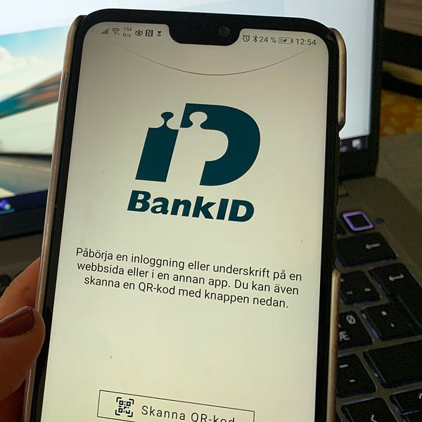 En mobiltelefon med mobilbankID