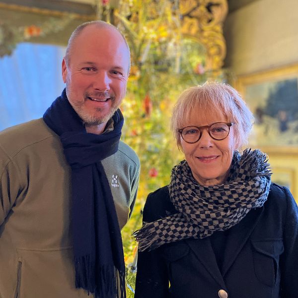 julpynt och två konstnärer, karin ferner och Andreas Graveleij