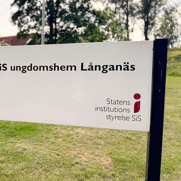 Skylt på Långanäs.