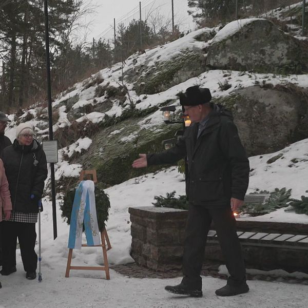 Minnesten vid Oxelösunds kyrkogård