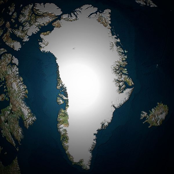 Regina Svedberg Ågren förklarar Grönlands globala betydelse, karta över Grönland till höger.