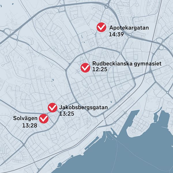 Reporter på plats och karta med utmärkta tider och platser