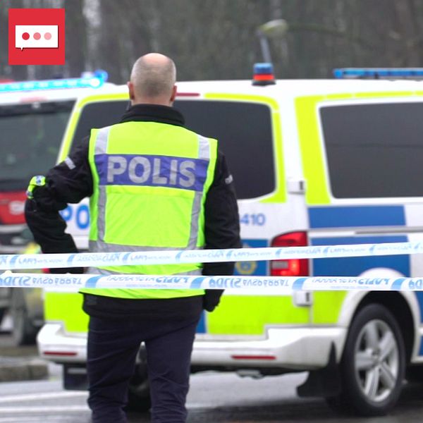 Delad bild. Till vänster: person intervjuas av SVT. Till höger: polis vid avspärrning och polisbuss.