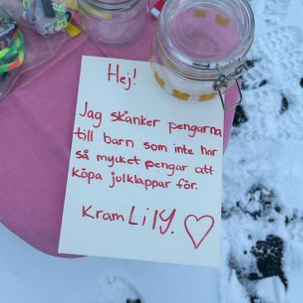 I klippet får du veta vad Lily själv önskar sig mest till jul.