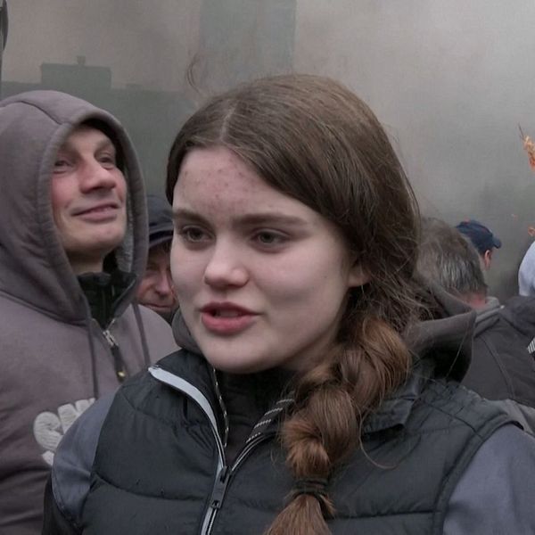 Charlotte Van Dyck, 13, protesterar i Bryssel.