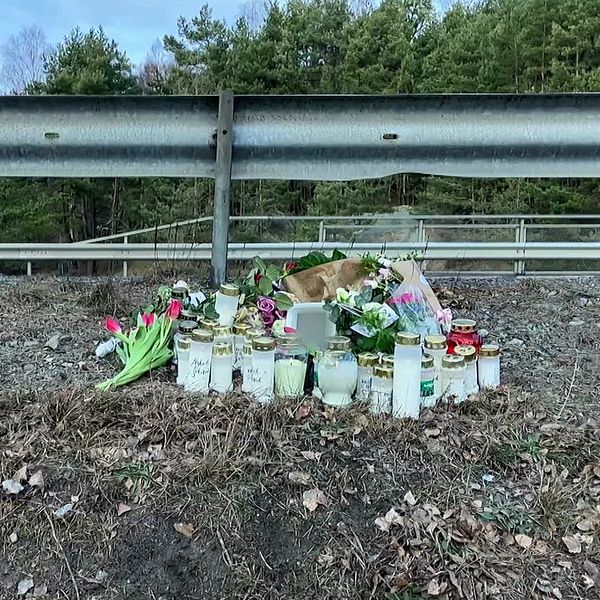 Tvådelad bild. Till vänster rektorn vid Sotenässkolan. Till höger: blomsterhyllning vid vägkant.