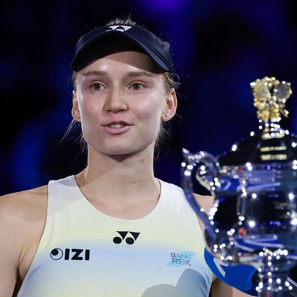 Elena Rybakina firar segern mot Aryna Sabalenka i Australian Open-finalen.
