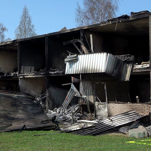 Ett brandhärjat hus på Hertsön.