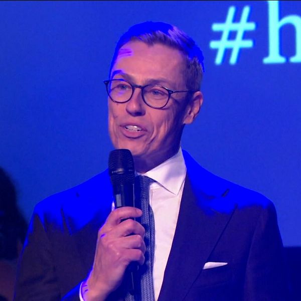 SVT:s utrikesreporter Ida Linda och president Alexander Stubb.