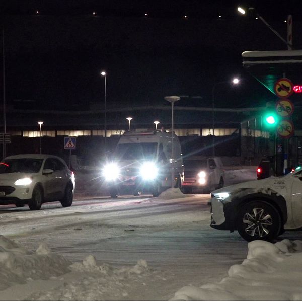 SVT:s reporter Hans Sternlund rapporterar nära olycksplatsen på LKAB i Kiruna.
