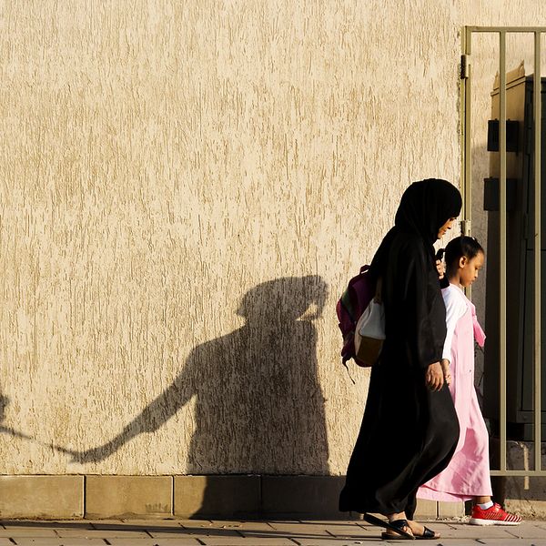 kvinna och barn från Saudiarabien