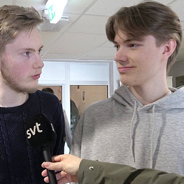 Tre Luleåelever svarar på frågor om hur de ser på narkotikasök i skolan.