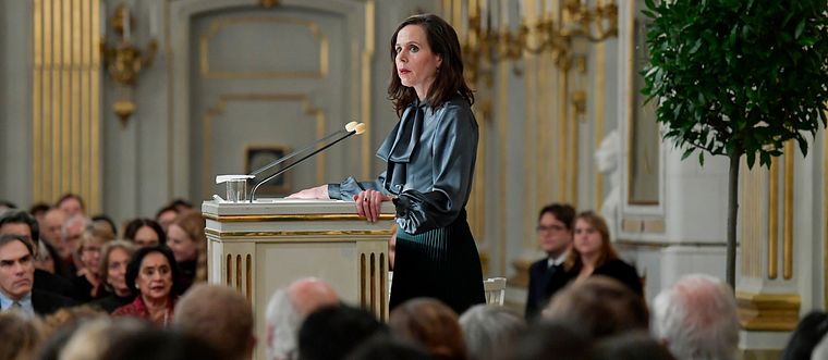 Svenska Akademiens Sara Danius står och talar