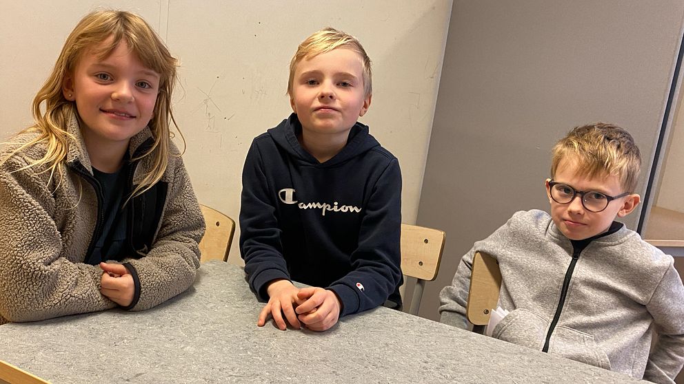Karin, Nils och Nils, tre av eleverna i årskurs tre på Västangårds skola i Umeå
