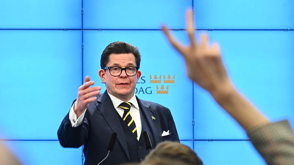 Novus: Liberalerna över riksdagsspärren – Senaste nytt om valet 2026 ...