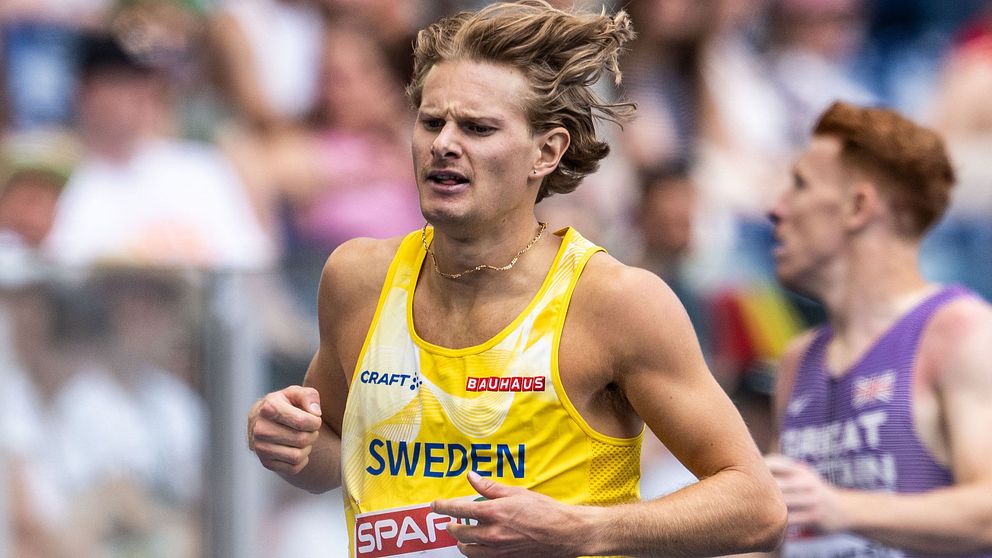 Här säkrar Carl Bengtström en finalplats på 400 meter häck i friidrotts-EM