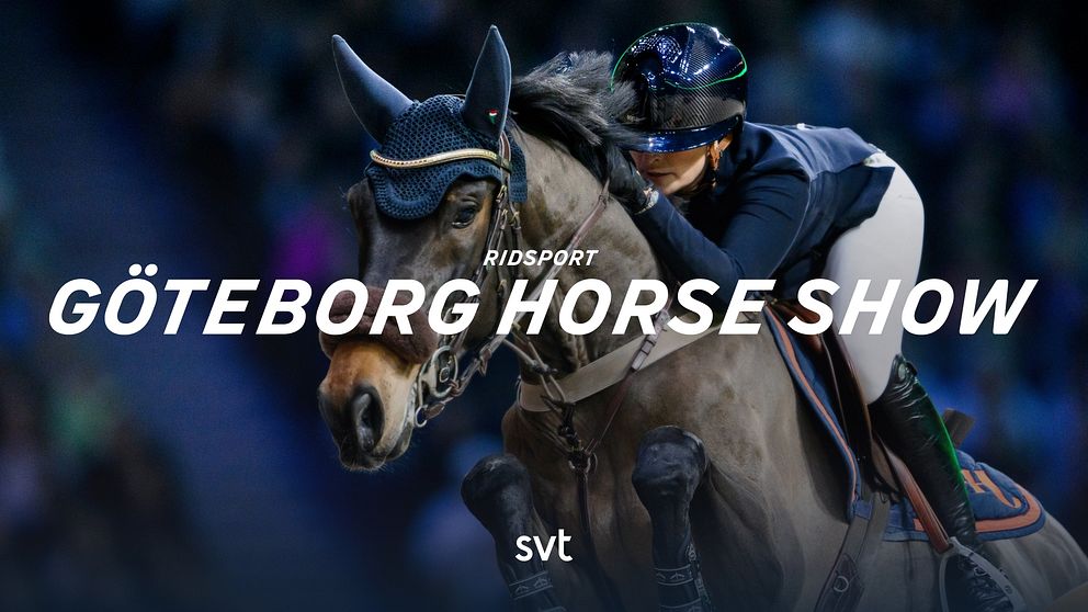 En ryttare hoppar med en häst vid Göteborg Horse Show. Text: ”GÖTEBORG HORSE SHOW SVT”.
