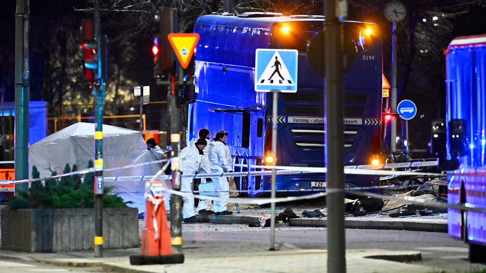 Man får ett wake-up call” – Buss har rammat busskur – flera döda och  skadade | SVT Nyheter