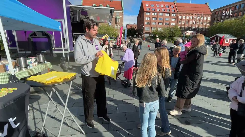 Bolibompadraken och SVT-profiler var plats på Stortorget i Östersund ...