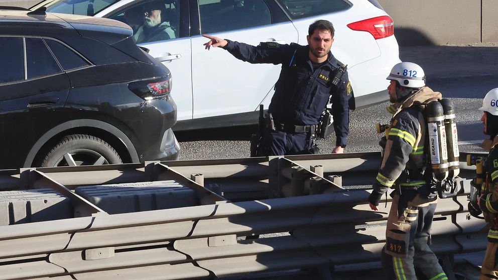 Polis och räddningstjänst på plats vid Norra länken.