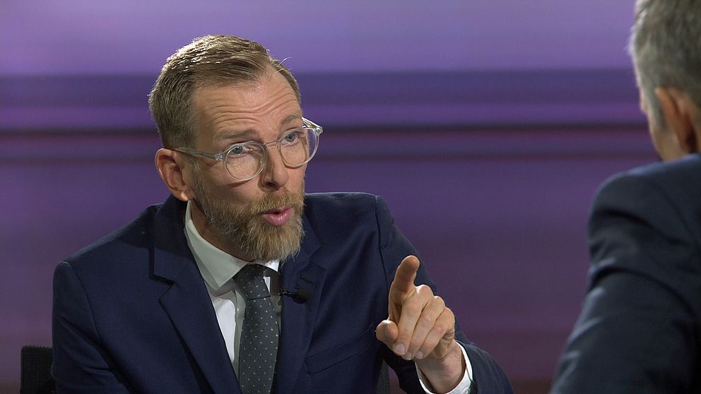 Socialminister Jakob Forssmed (KD) frågas ut i SVT:s 30 minuter
