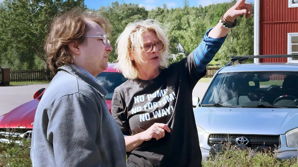 Vivian Nielsen pekar mot planerat pumpkraftverk vid möte med Fortum