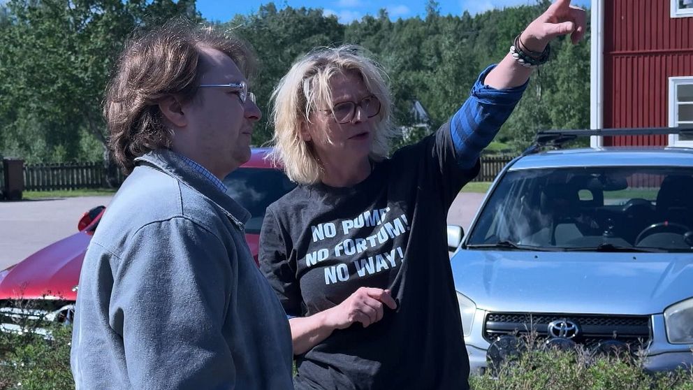 Vivian Nielsen pekar mot planerat pumpkraftverk vid möte med Fortum