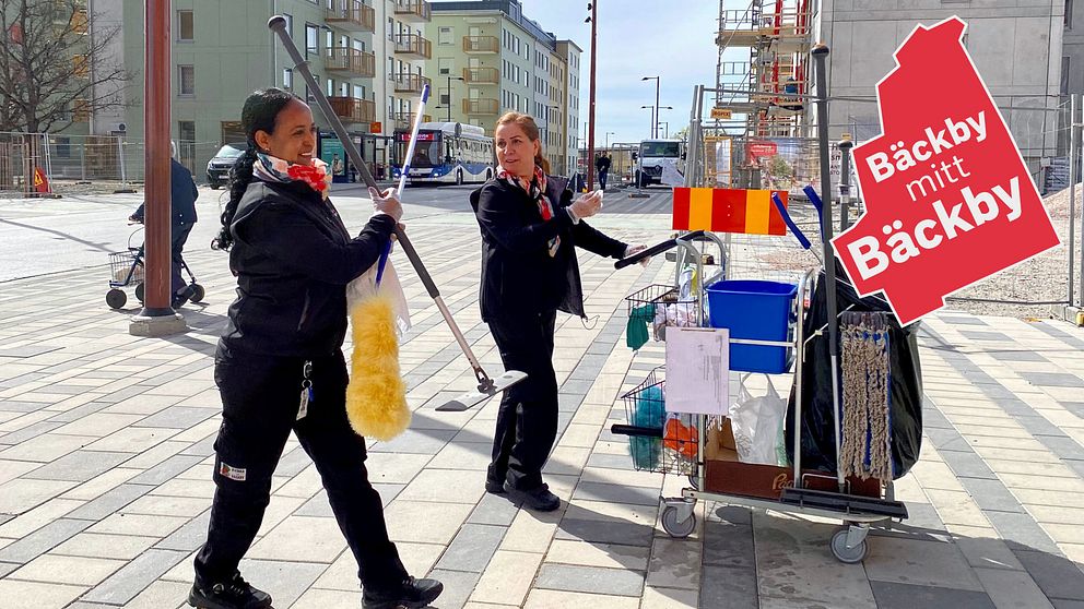 Kvinnor städar Mimers fastigheter på Bäckby med städvagn