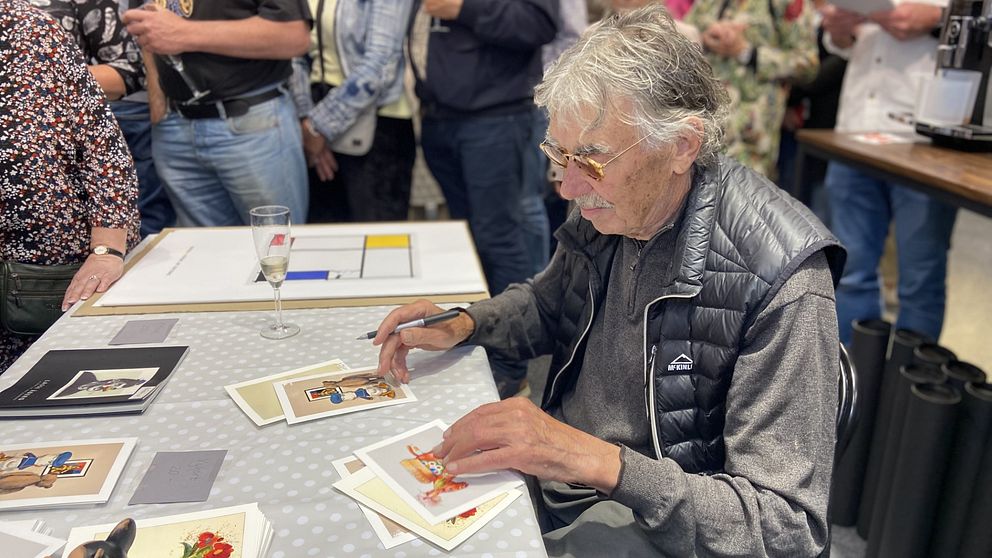 Hör Lasse Åberg berätta mer om utställningen i klippet.