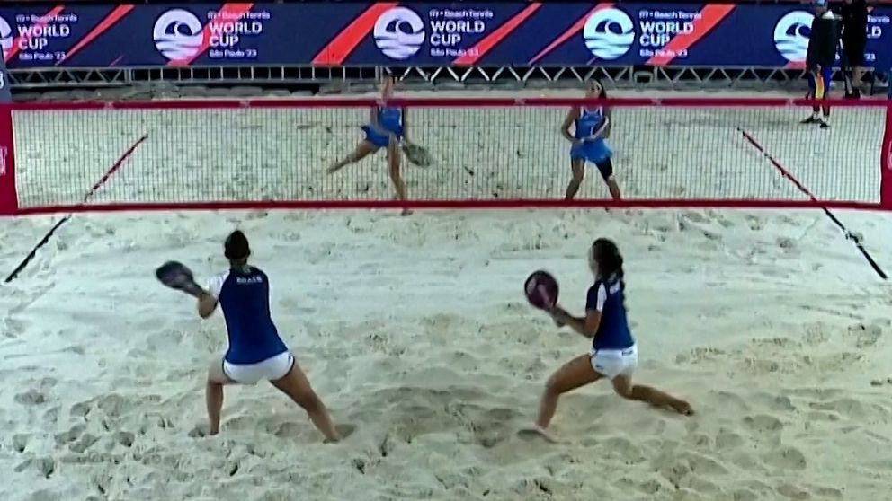 Strandtennis mellan Brasilien och Italien